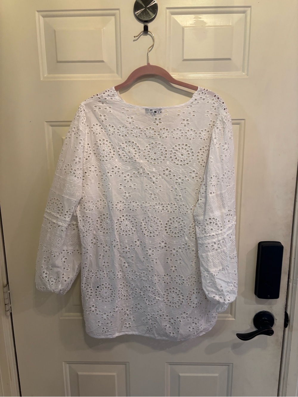 Tolani Boho Chic White Eyelet V-Neck Peasant Blouse - Picture 4 of 5